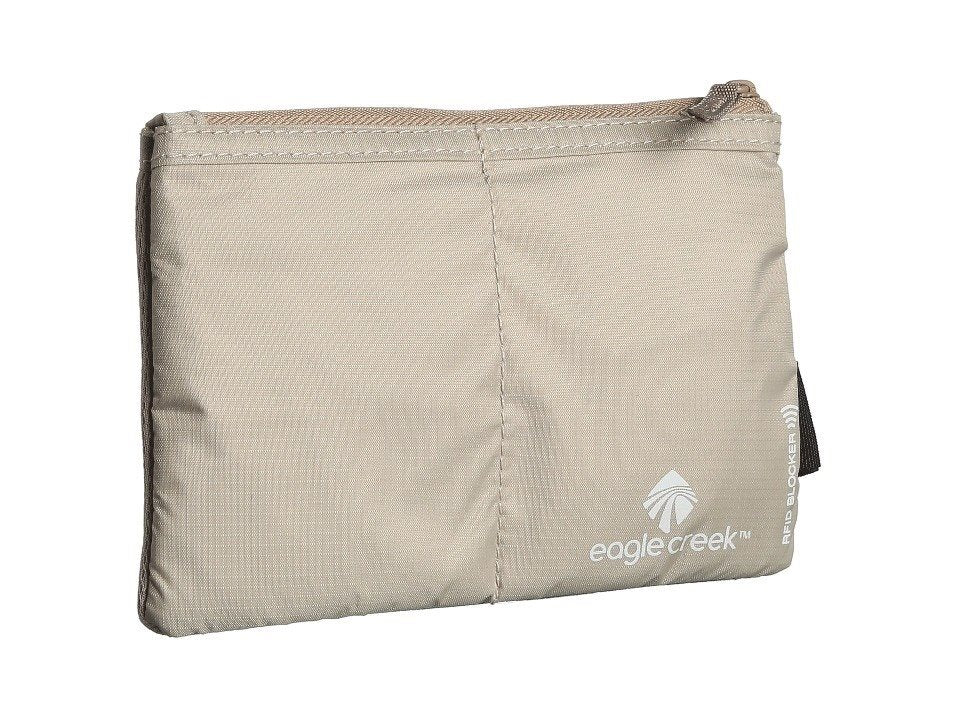 Eagle Creek RFID Blocker Hidden Pocket - tan Reisportemonnee - Reisartikelen-nl