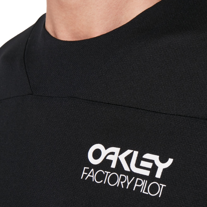 Oakley Cascade Trail Tee - Blackout Small Fietsshirt en Jack - Reisartikelen-nl